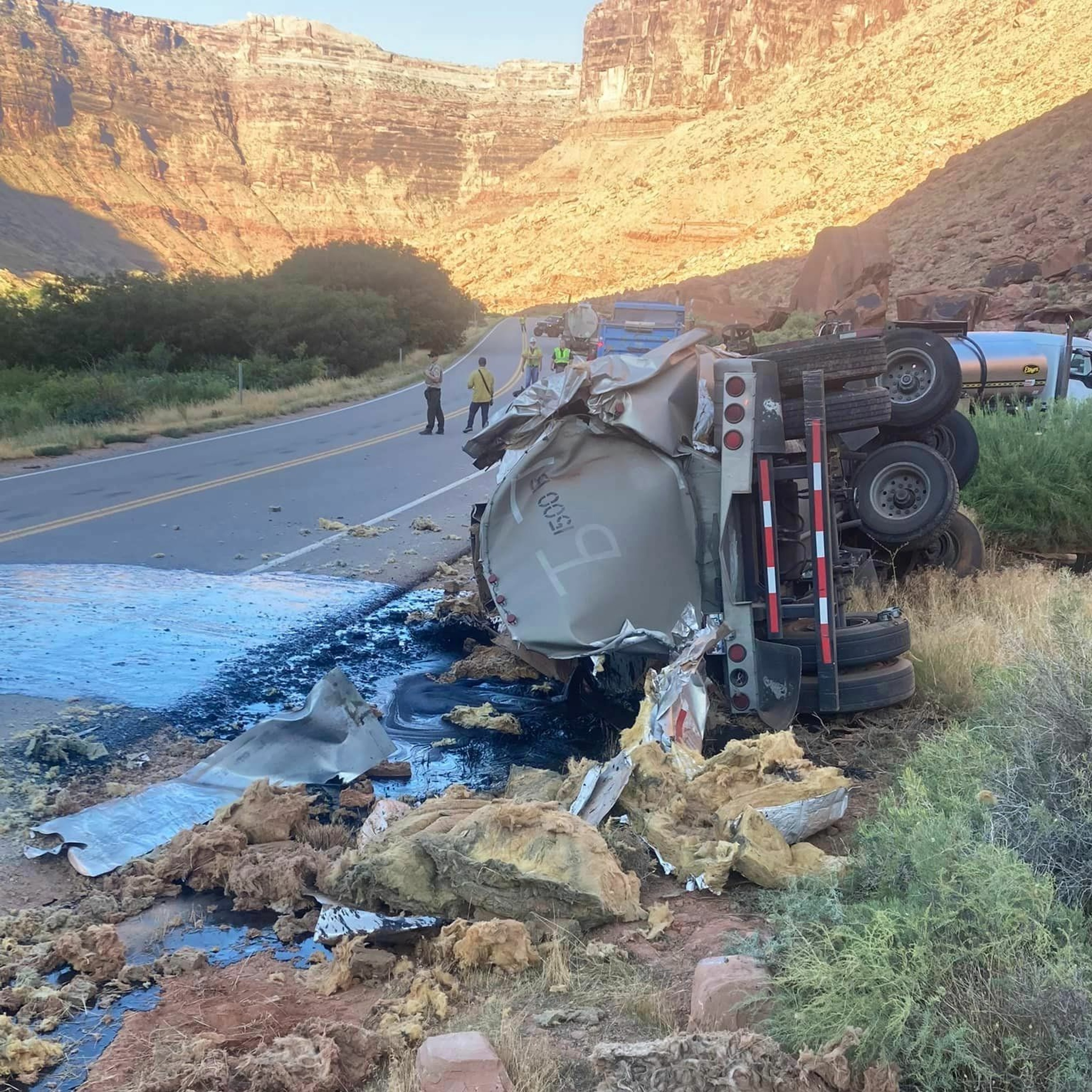 Tanker spills 3,800 gallons of chip oil on River Road