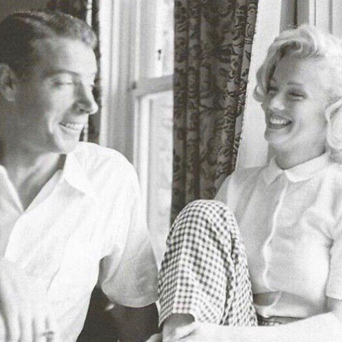 حبه يا قلبي وتنعَّم في غرامه