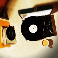 Nothing lasts (feat. Elianne Cann)