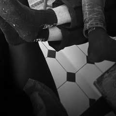 EAR.TH AVENUE • @ MOORFLEET OA