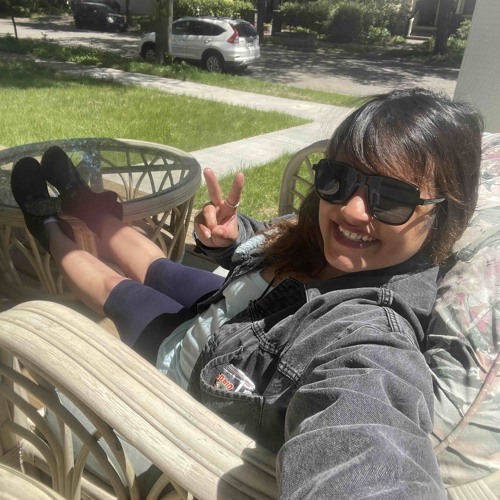 Girls b-room talk loop (my Sunday morning rant) by miss sick Sunday