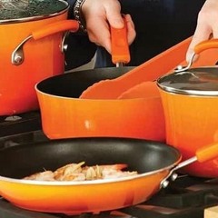 CAN RACHAEL RAY PANS GO IN THE OVEN (WITH LIDS AND RUBBER HANDLE)