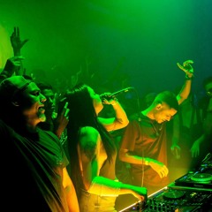 TRILOGIA DO SANTO AMARO - AO VIVO Boiler Room   Festa Wobble