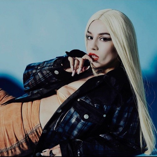 Ava max певица фото Stream Ava Max - No Deja Vu by vicxkoci Listen online for free on SoundCloud