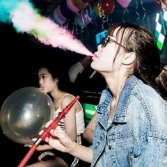 NONSTOP-Vinahouse Sóng gió Remix, đi cảnh/