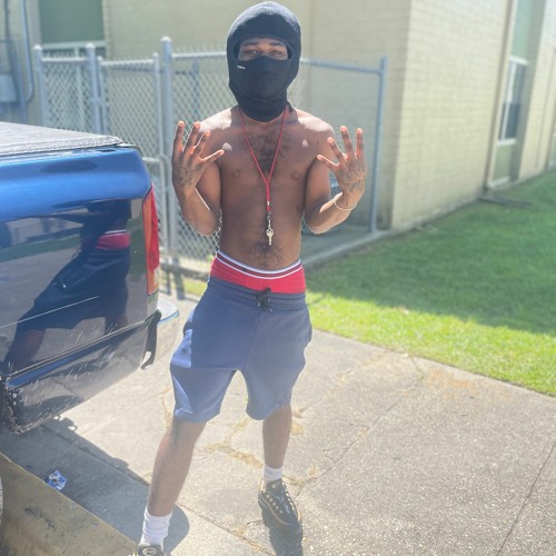 TAEEGLIZZYY X STEPPIN IN DESINGNER.......