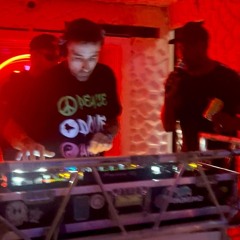 Dark elementz mc raunch and Crucial.. akedo bar