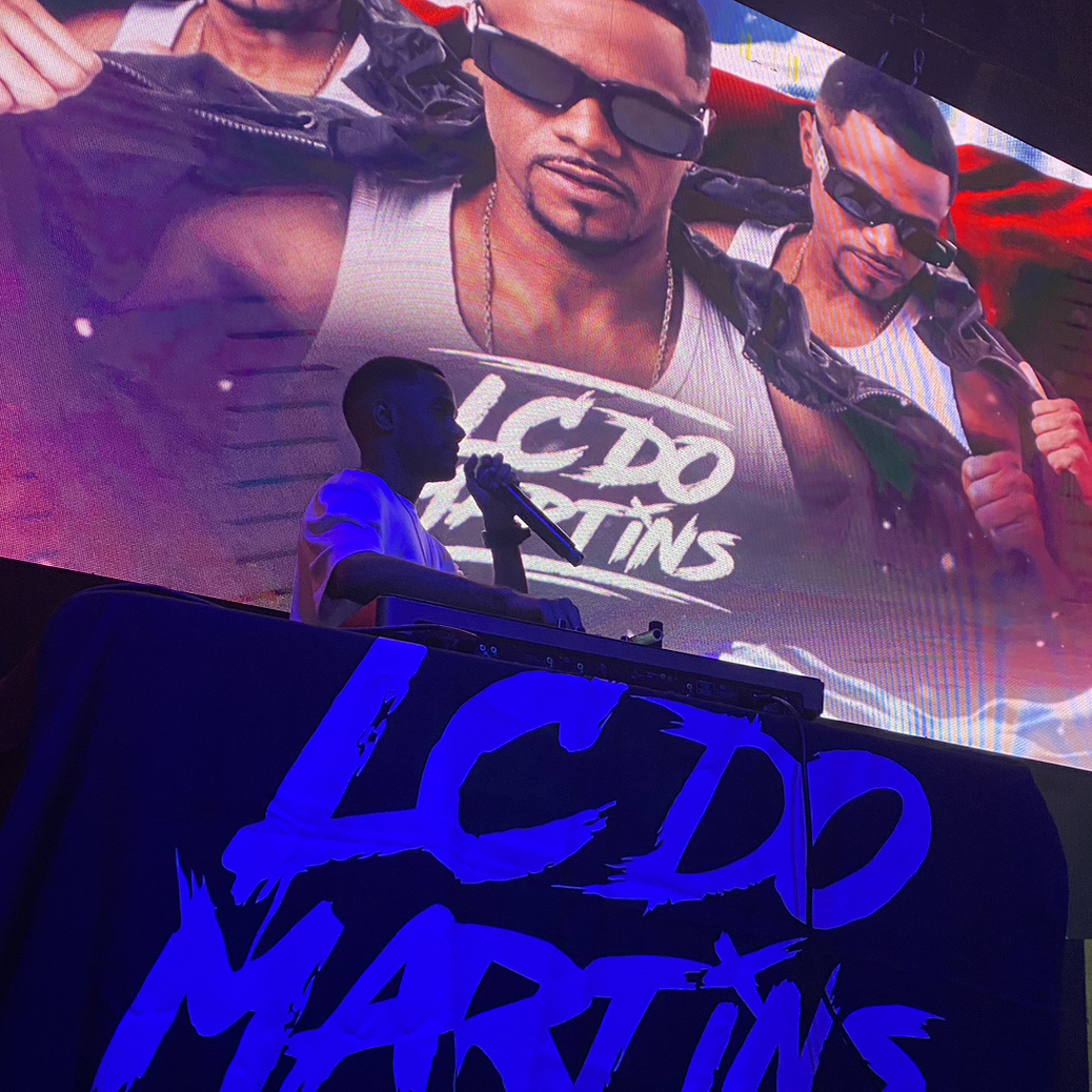 MC LAVINNYA - ME SOCA, ME ENFORCA [ DJ LC DO MARTINS ] FEAT MC LONE episode artwork