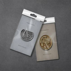 Metal Badge Mockup Free Kostenlos Downloaden