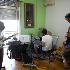 Llueven Luces - そっと頬に押しつけたまま… 2/3