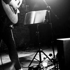 Hold On, We're Going Home - Acoustic Cover