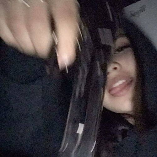 E a as Carga chora...(prod. fxel x blamecrxz)