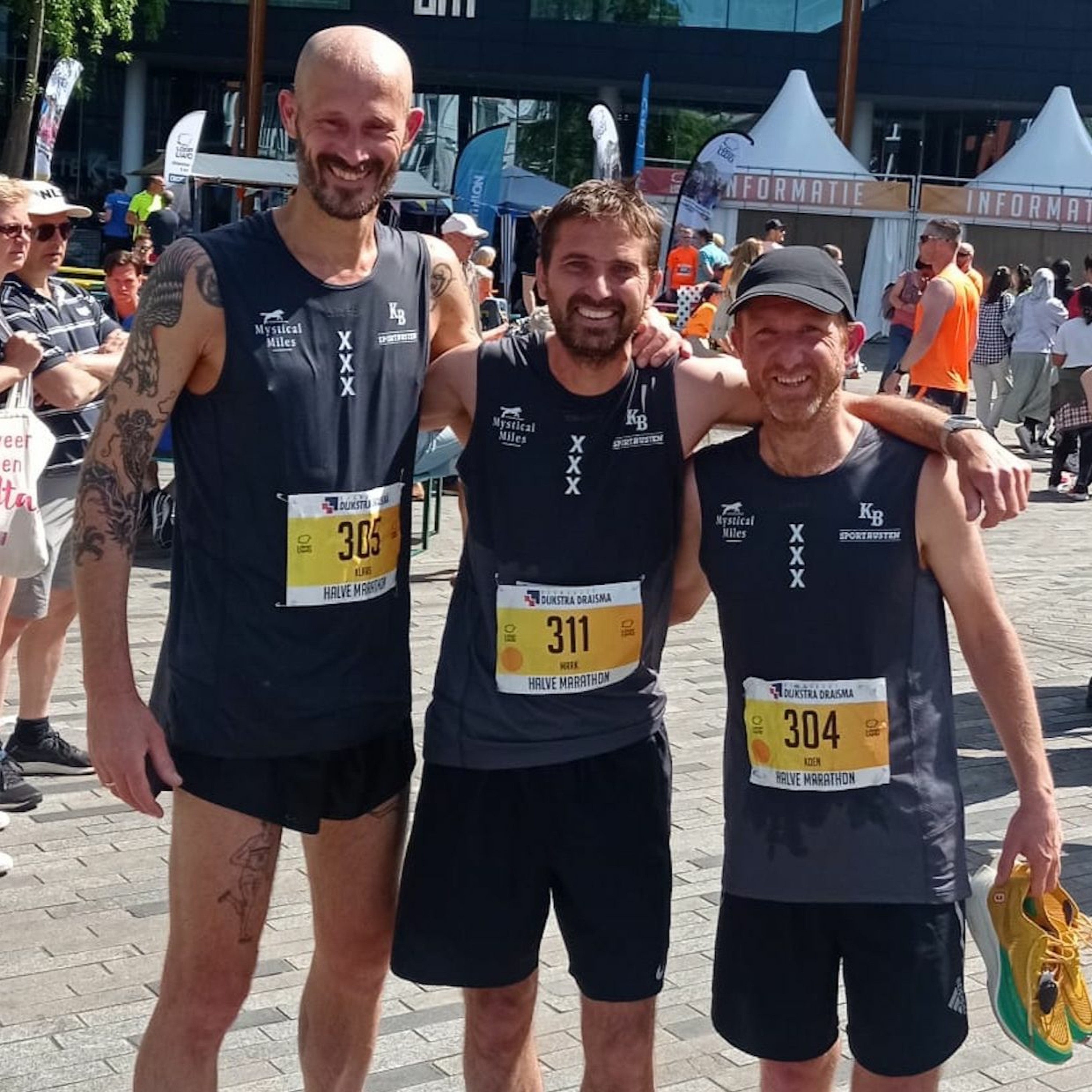 Klaas en Koen lopen weg