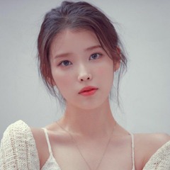IU (아이유)