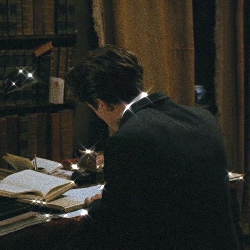 a dark academia playlist for reading