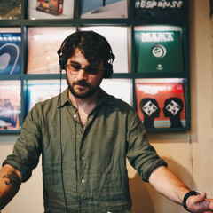 Instore Session w/Neat