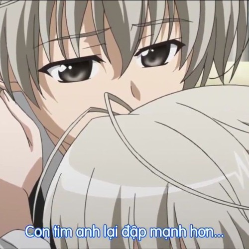 pretty girl on the street pls bite me