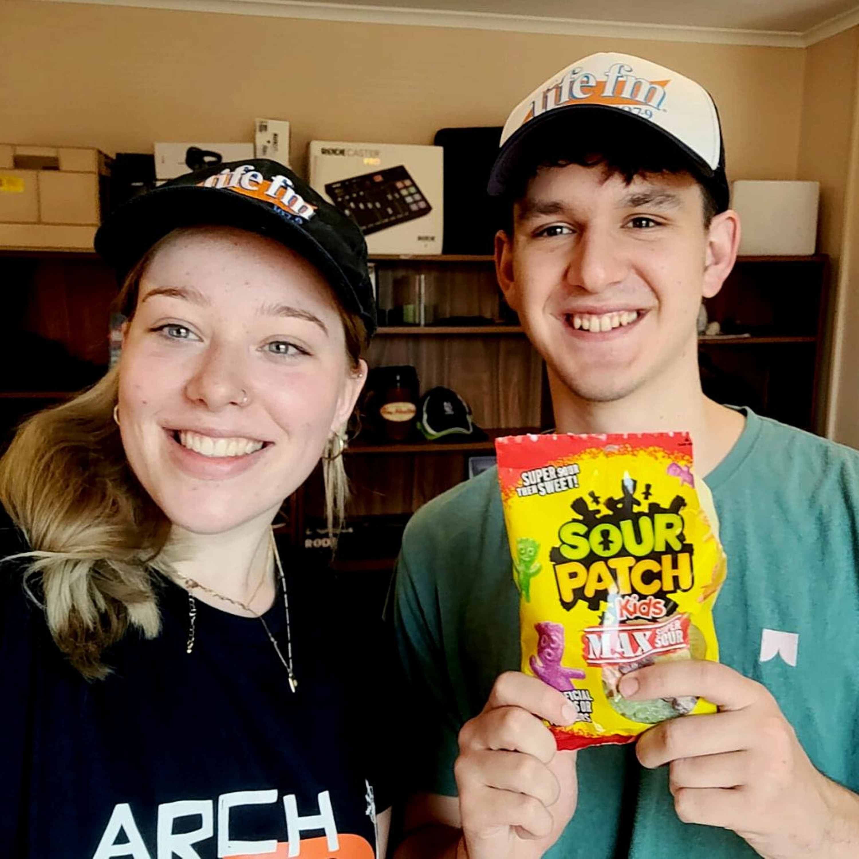#161 The Lamb Hot Crossed Bun, Arch D Awards Best Dressed & Sour Snacks to the Max! episode artwork