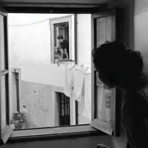 لسه فاكر حبنا كل يوم بشتاق إليك