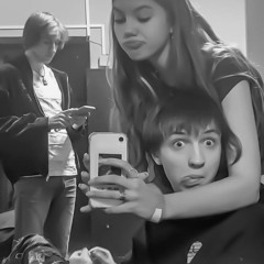 هاي اول مره بعمري اشوف انسان عيونه أمان.