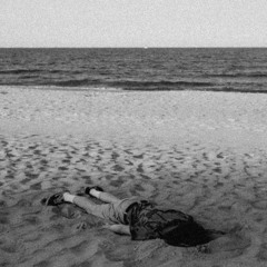 truchło na plaży