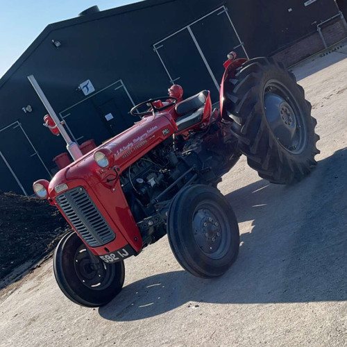 She’s a quare wee tractor she’s a 35