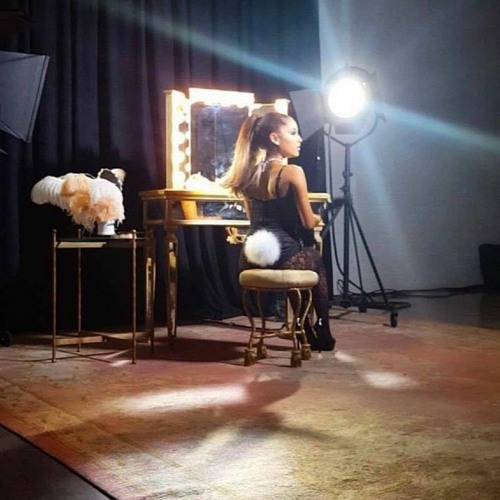 Unreleased Ariana and Nicki Collab (Snippet)