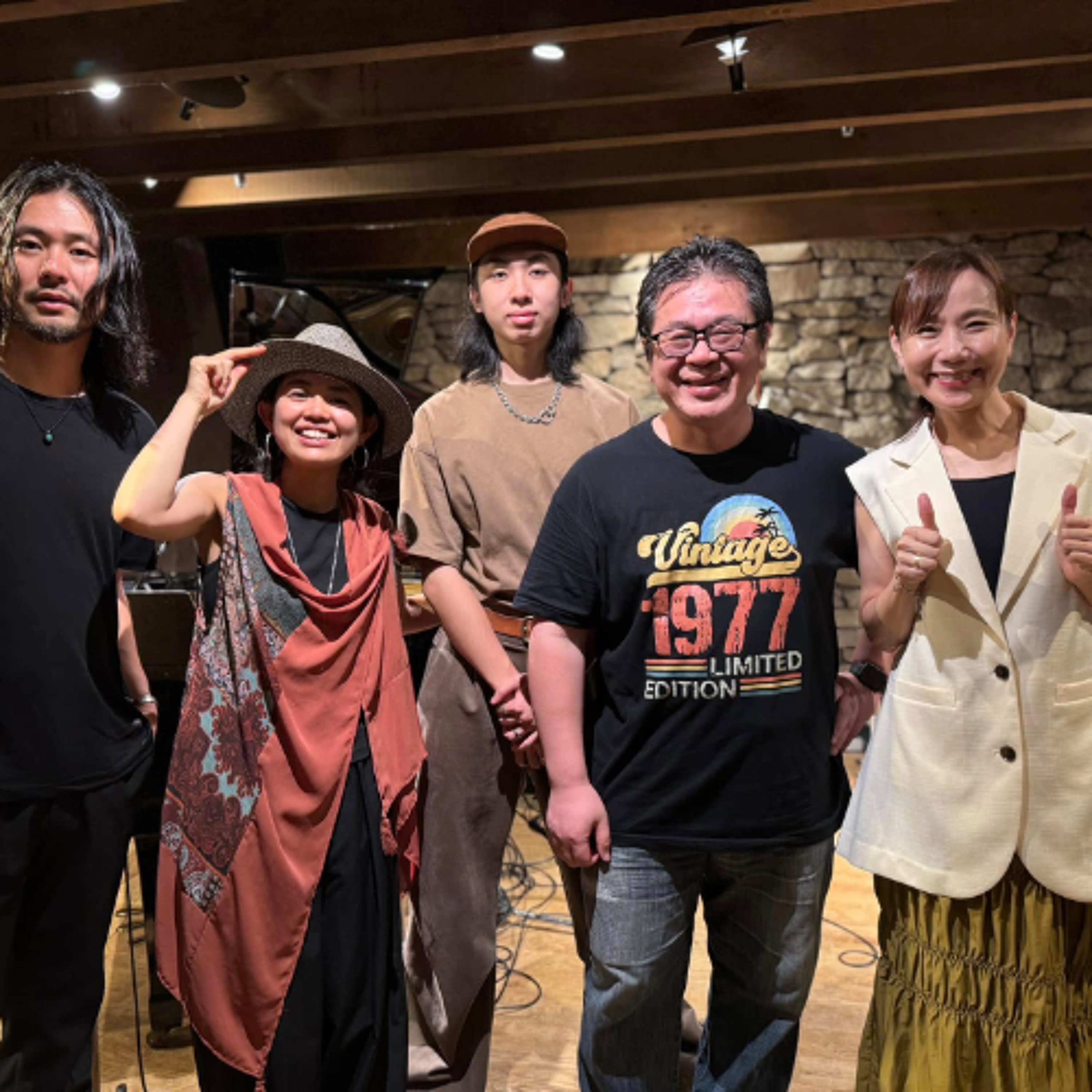 「涉谷系」跟「City Pop」一樣，都不是單一的音樂風格，而是泛指某個時期、年代的音樂，用音樂特徵來說是無法分辨的 - 在東京與Orange Pekoe的吉他手藤本一馬相遇