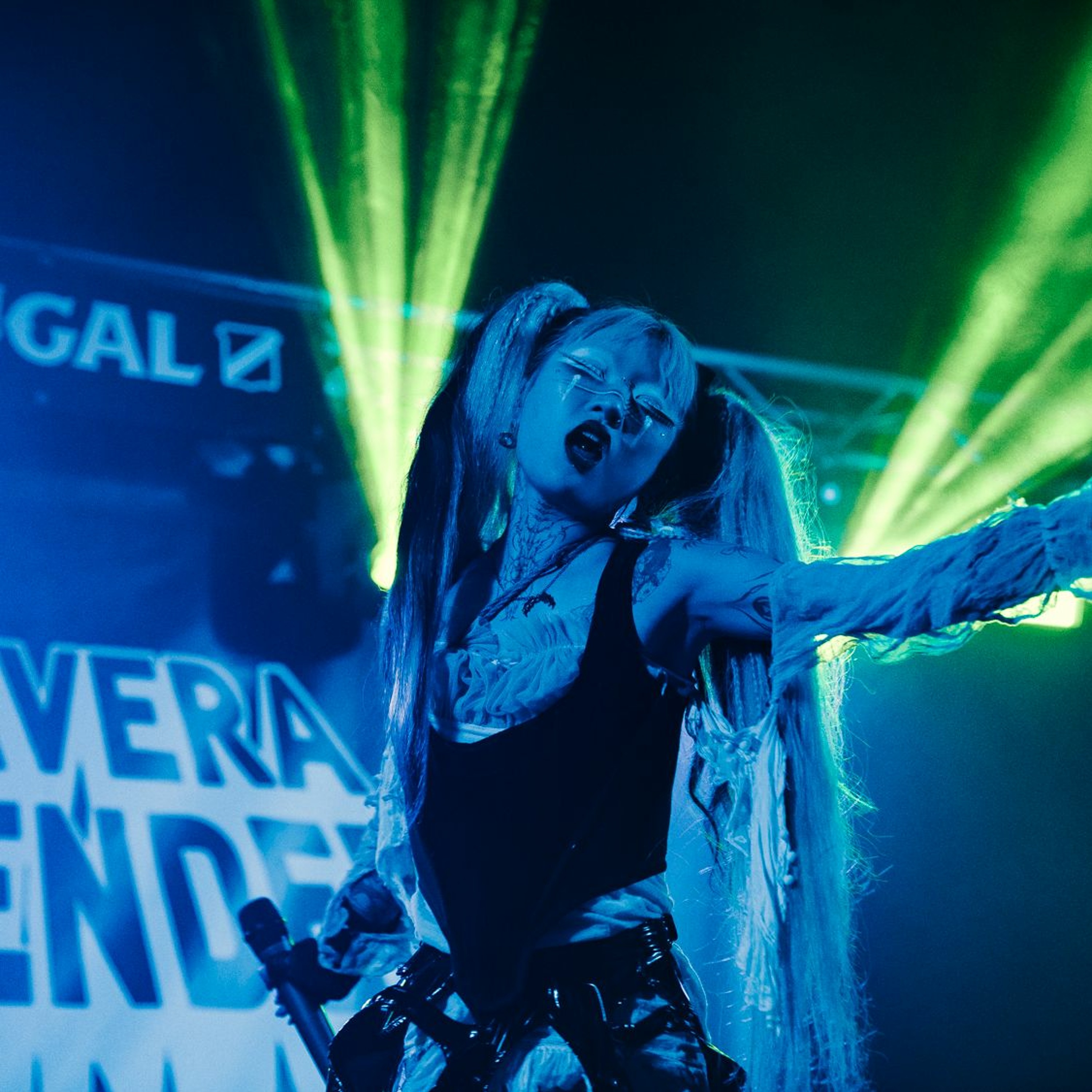 Line Noise Episode 121  (yeule at the Primavera Weekender) episode artwork