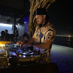 Roguez @ The Room by Sunset, Mzo Warm up session