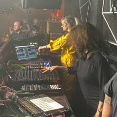 Hive /w Nicole Moudaber - April 2022