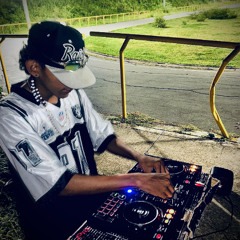 THE STRAWBERRY-REYES DJ