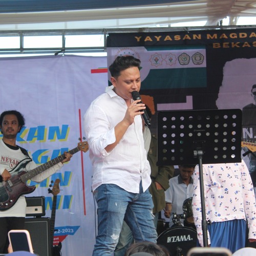 Stream Rio Febrian Aku Bertahan ( Panji Wisnu cover ) by Rommy Stream Rio Febrian Aku Bertahan ( Panji Wisnu cover ) by Rommy