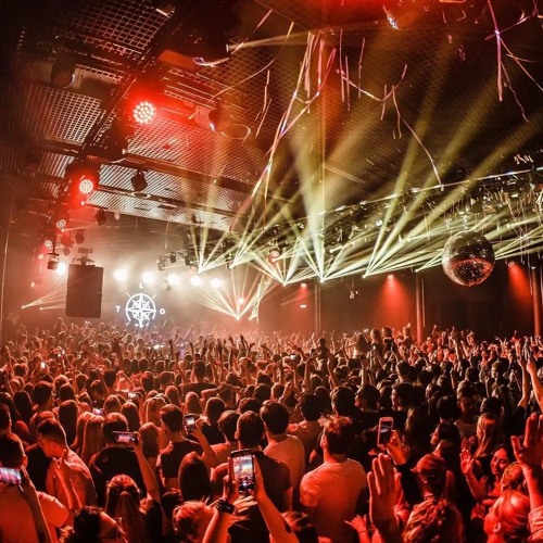 Altruism Label Night warm up set