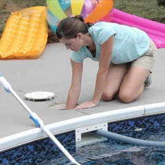 A Complete Guide on Vacuuming a Pool