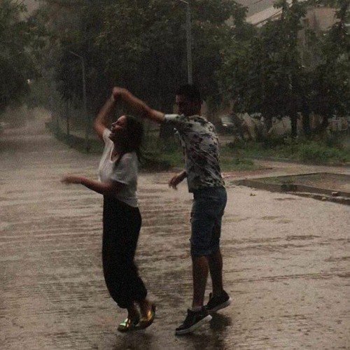 NĂM THÁNG VỘI VÃ - DICKSON