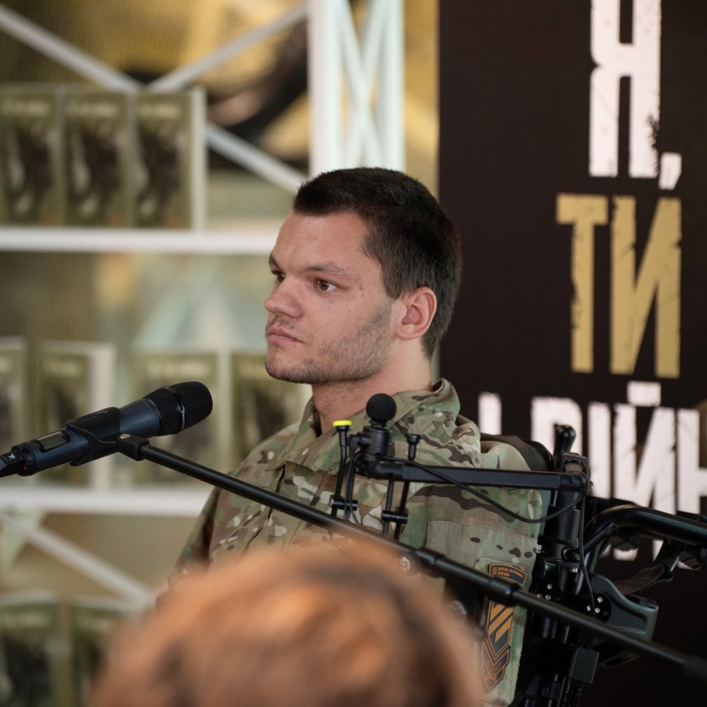 «Література зменшить прірву між цивільними та військовими»: як військові пишуть про війну