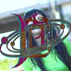 On Saturn U r an Alien