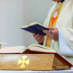 Santa Misa - martes 23 de abril 2024- presidida por Monseñor Roberto Garza