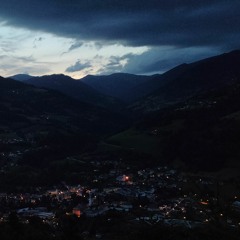 these summer nights won't last much longer._20230809