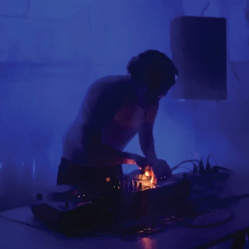 KAPUT IT 002 > JAMES CLAR