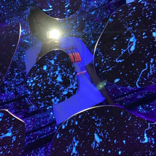 DeQuiviante - Spaceship! (prod. GLOmeo + Playboyflex)