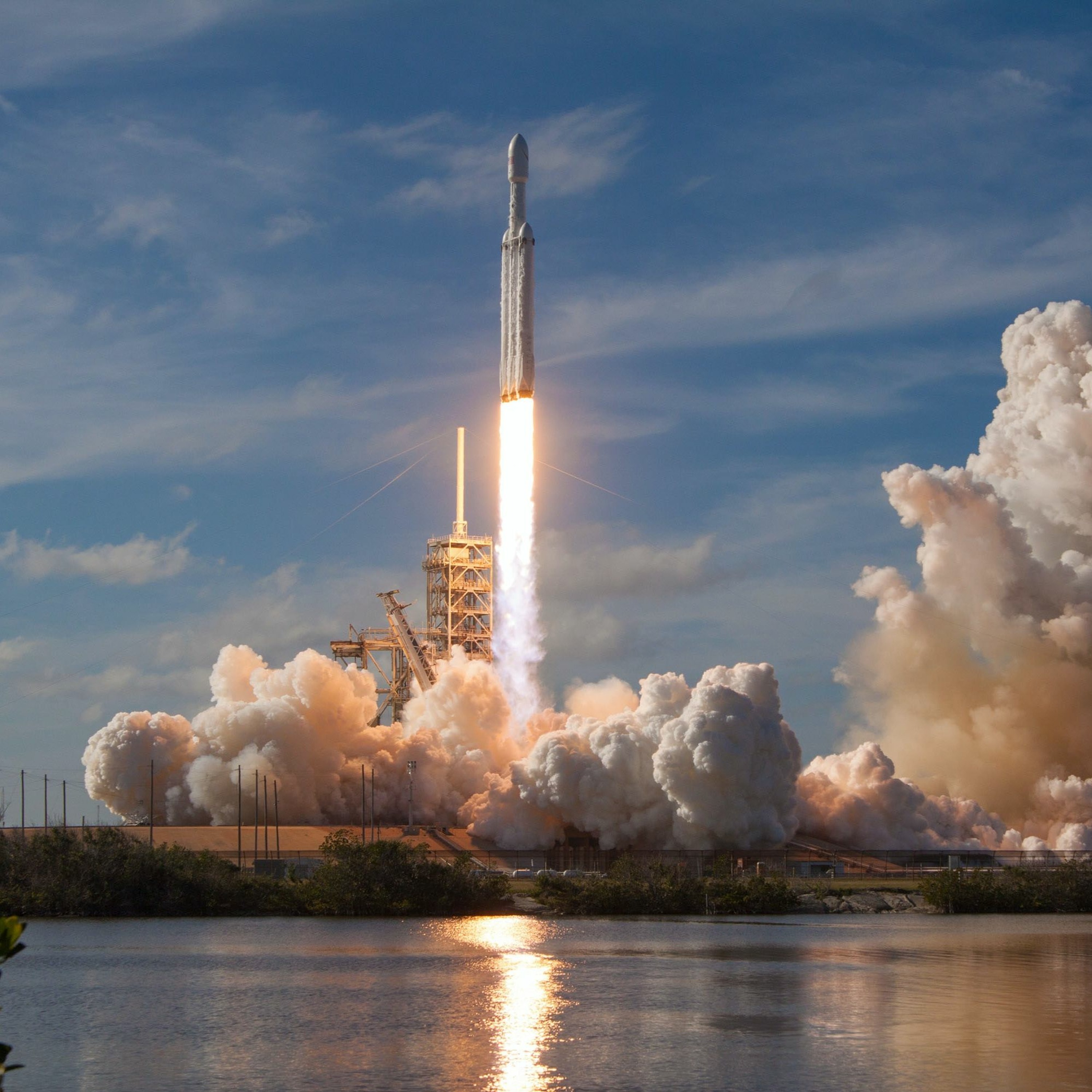SCIENCE | Un premier décollage habité pour SpaceX episode artwork