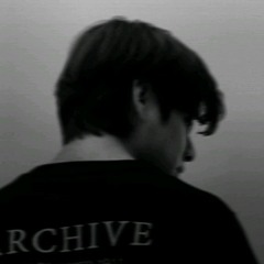 Tim đau nhói mà đôi môi chẳng thể cất lời...