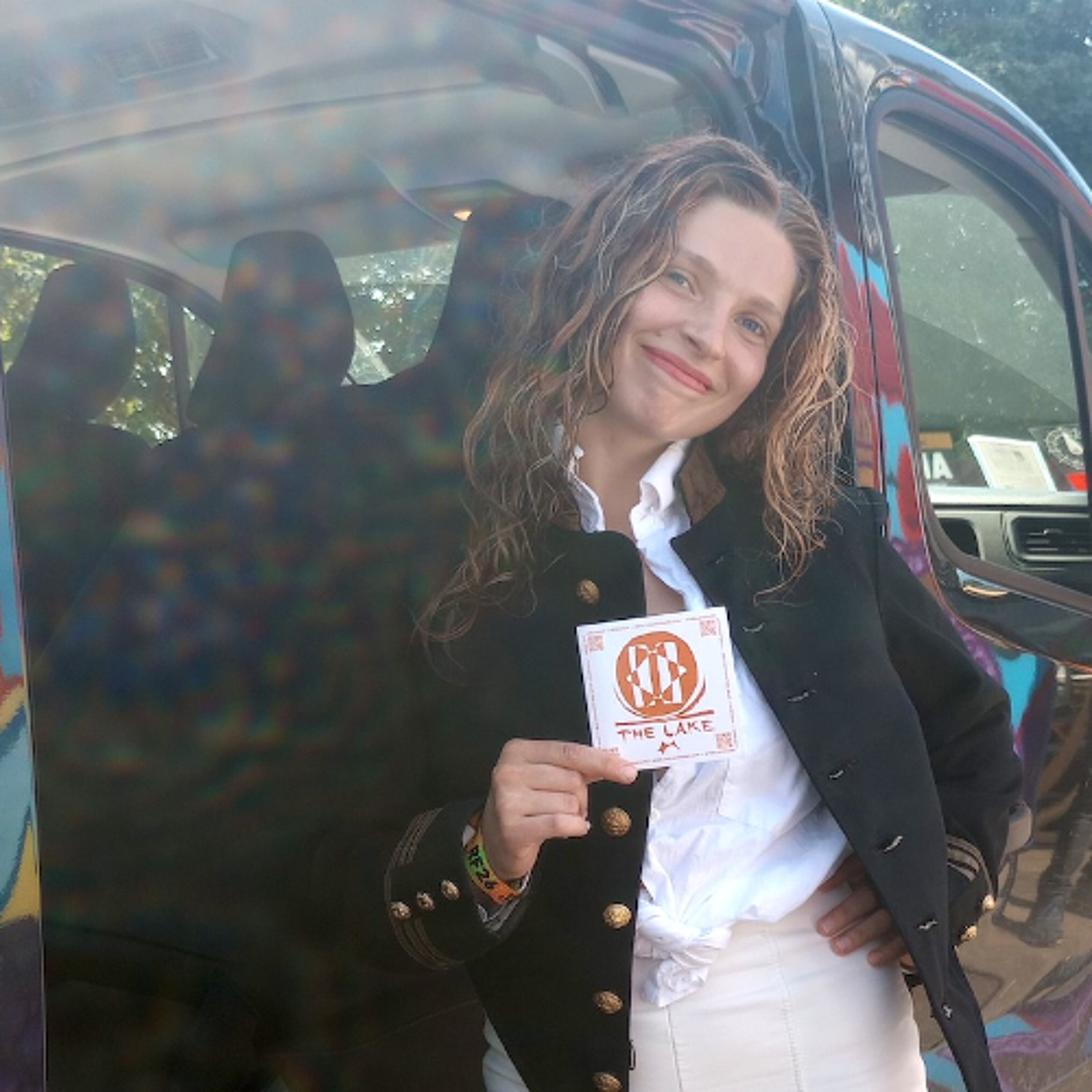 Ela Lung Interview på Roskilde Festival 2026 episode artwork