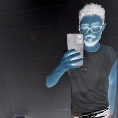 Parece que eu mijei na calça mas é só meu pau babão