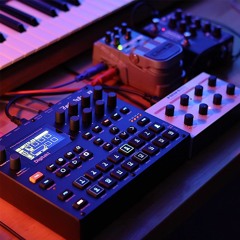 Polyhedral (Digitakt, MB33 live deep house)