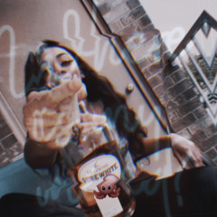 Lonely girl 🥀🎭