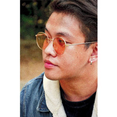 Alam kong hindi ako...... 🥺