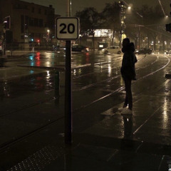 بقى طيفك يواسيني بقى عطرك على وشاحي🤍